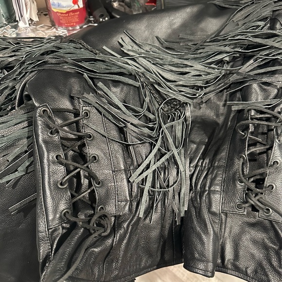 Women’s Gently Used Leather Jacket - Picture 2 of 5